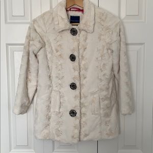 Girls Cream Button Up Faux Fur Coat Size: 10/12